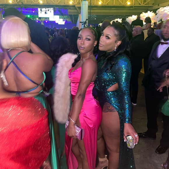 Split Gown - Picture 2 of 6